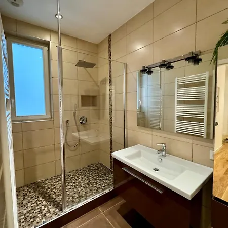 アパート Lovely 3 Bedrooms 110m2